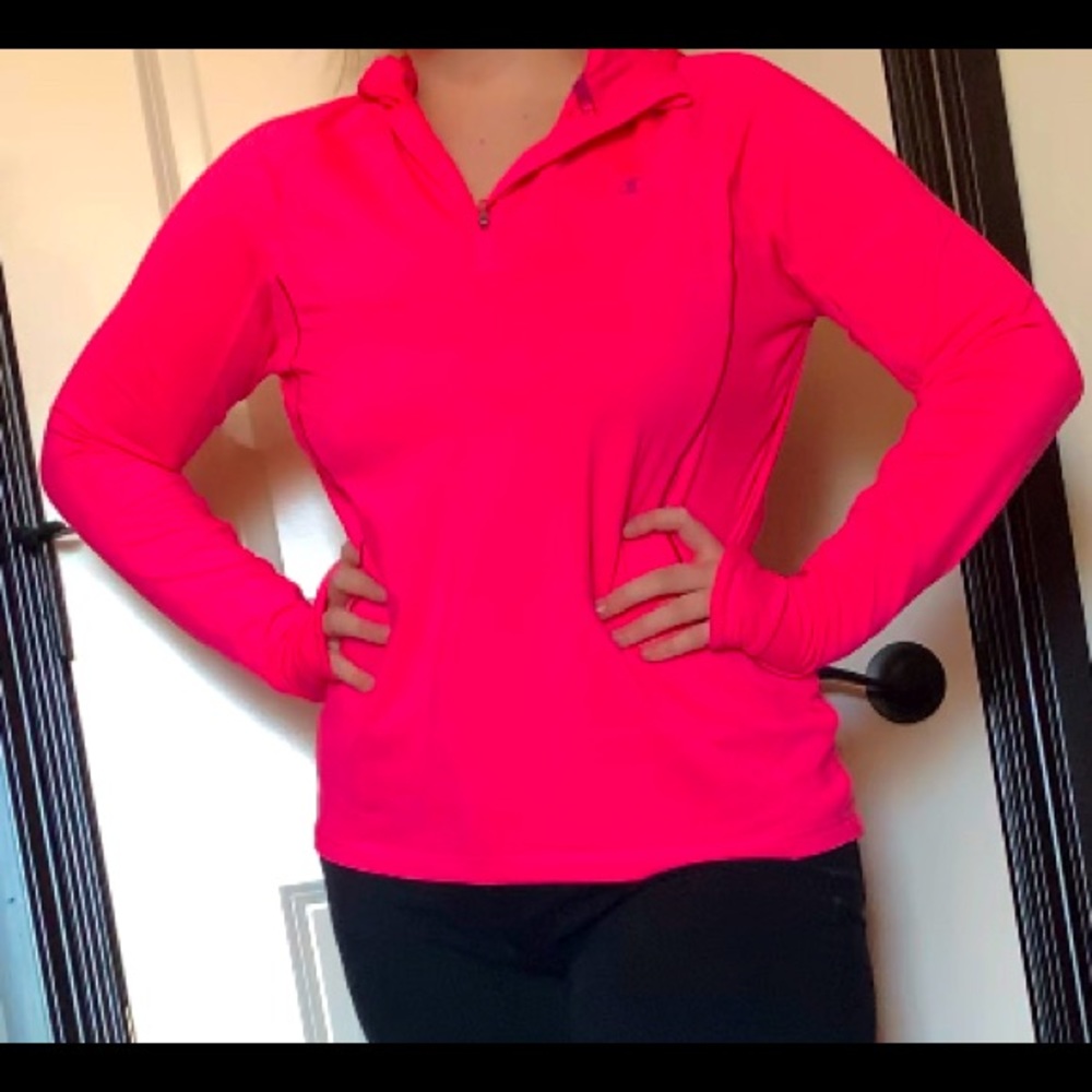 🎀Hot pink CHAMPION running top!!!